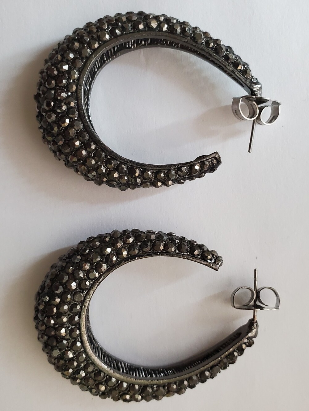 Black Open Hoop Sparkle Rhinestones Pierced Earrings Women Jewelry Preowned - Picture 2 of 8